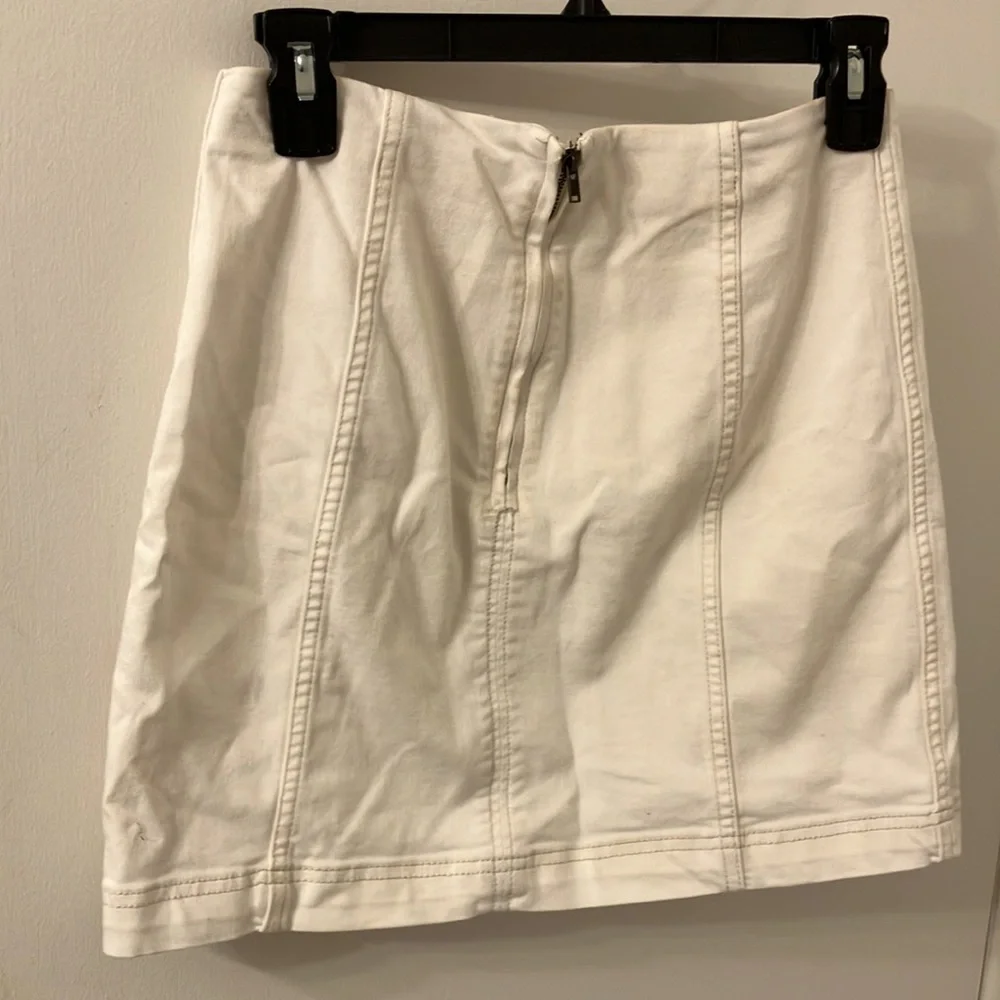 Free people white back zip mini skirt 8 medium
